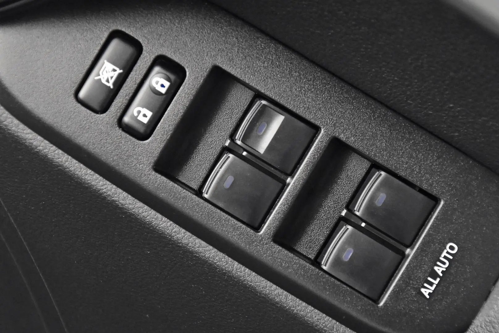 2023 Toyota Landcruiser Prado Gallery Image 8