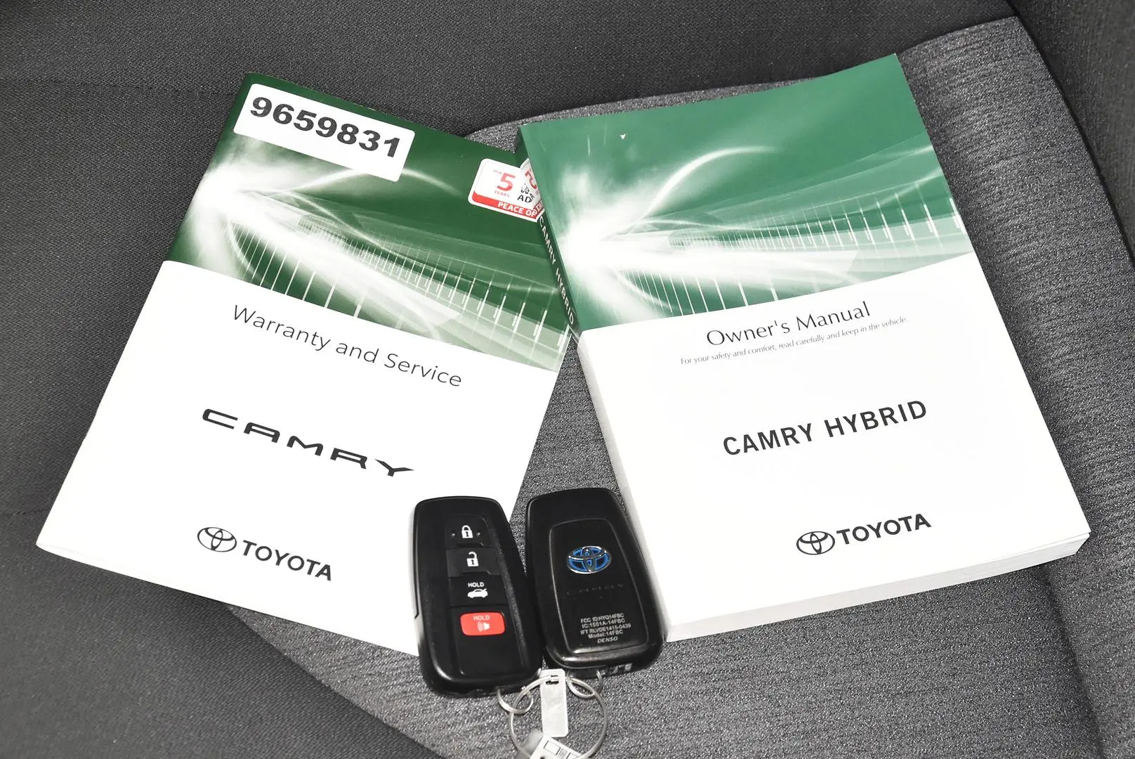 2020 Toyota Camry Gallery Image 19