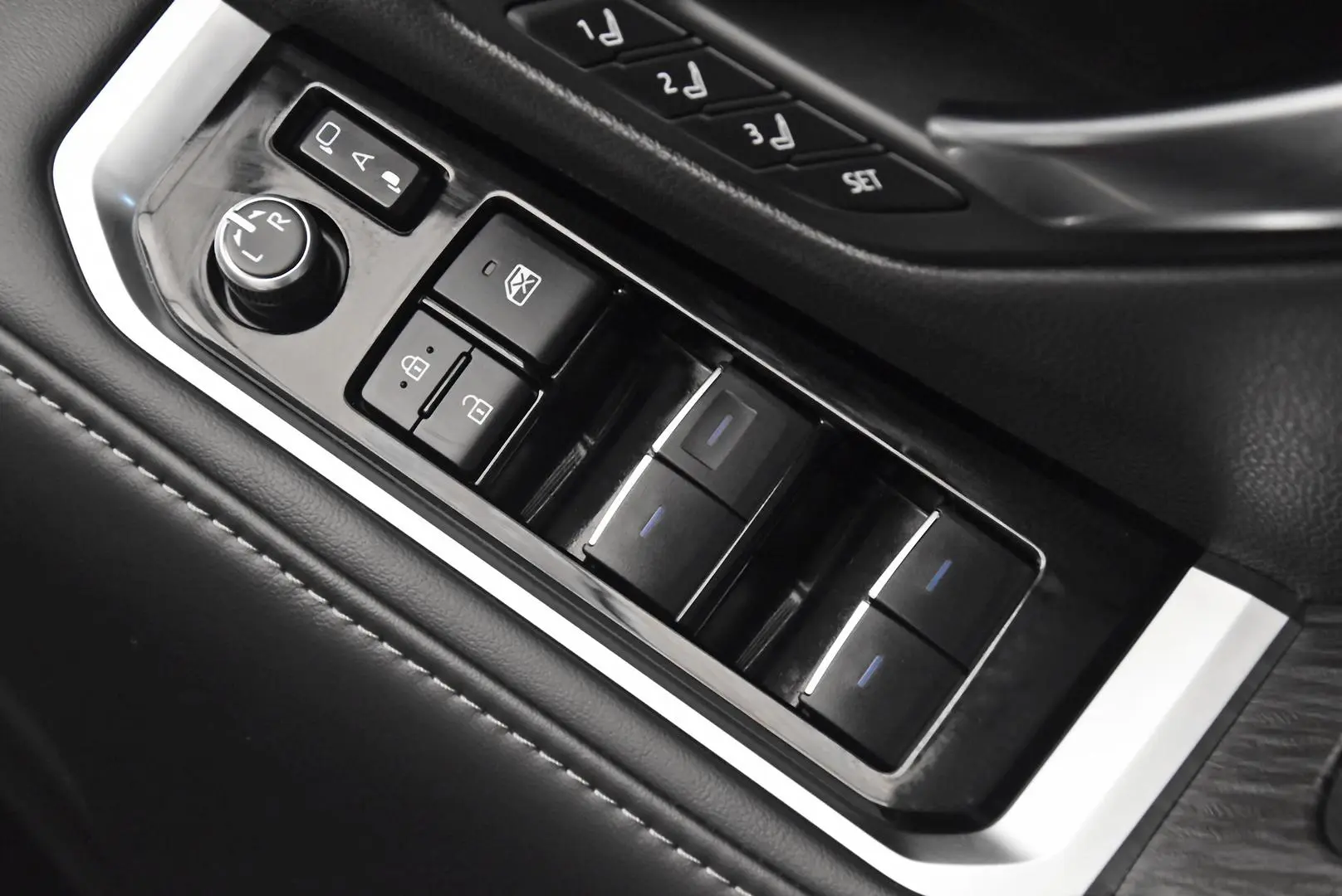 2024 Toyota Landcruiser Gallery Image 9