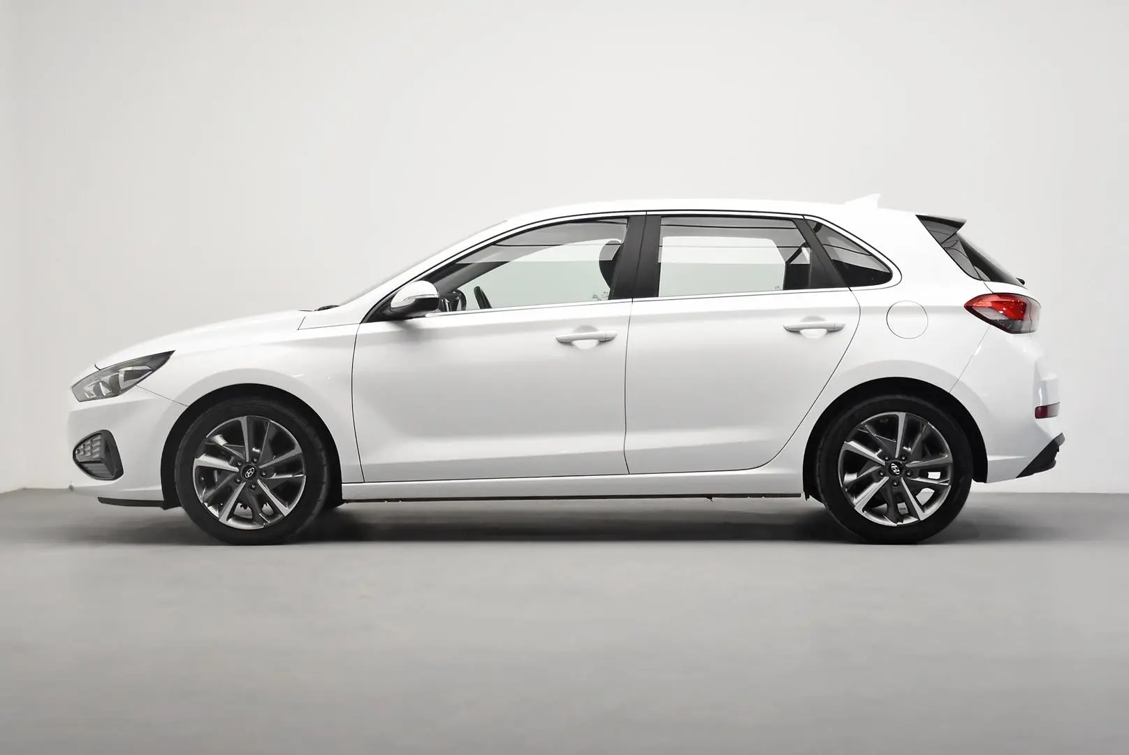 2022 Hyundai i30 Gallery Image 4