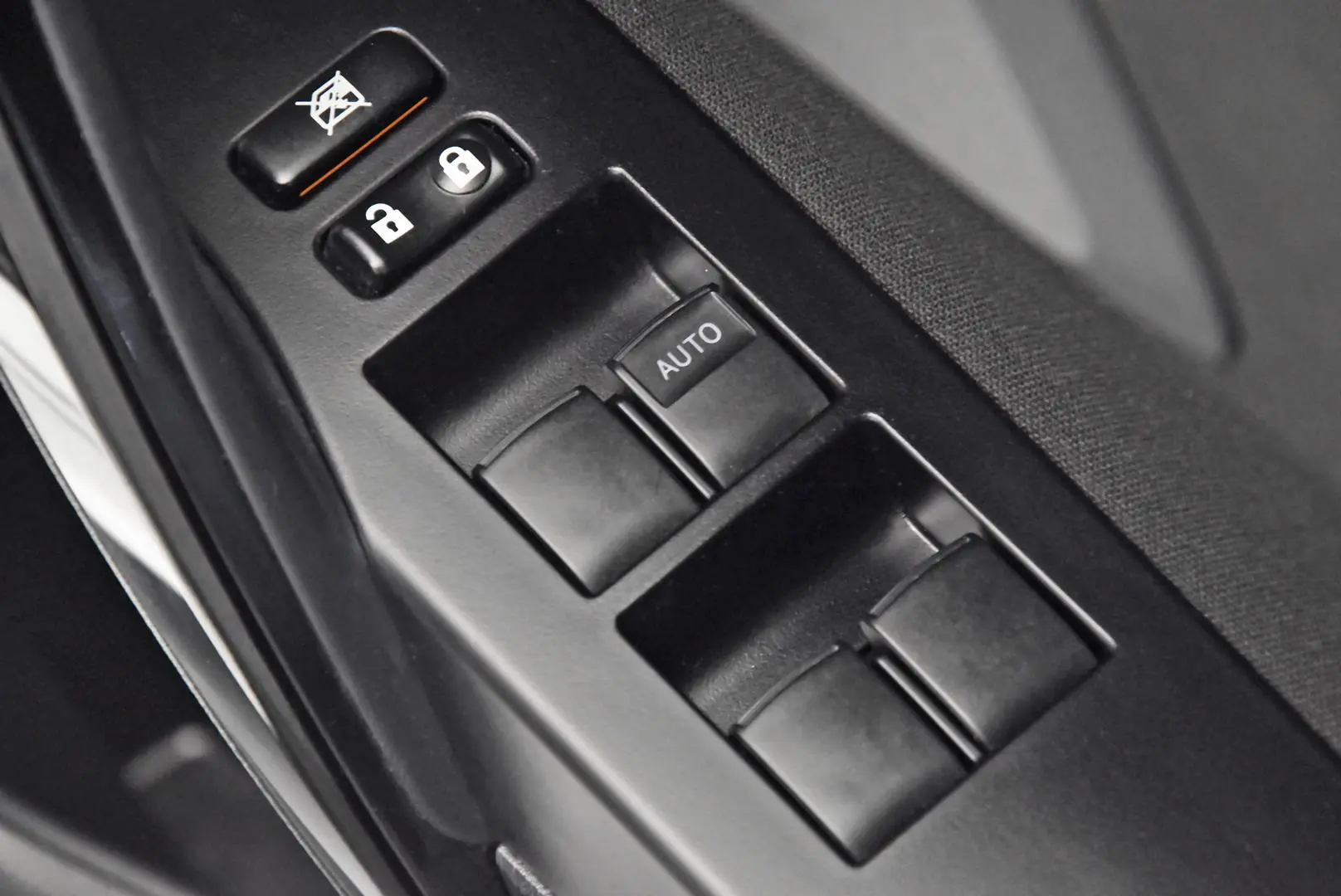 2015 Toyota Corolla Gallery Image 9