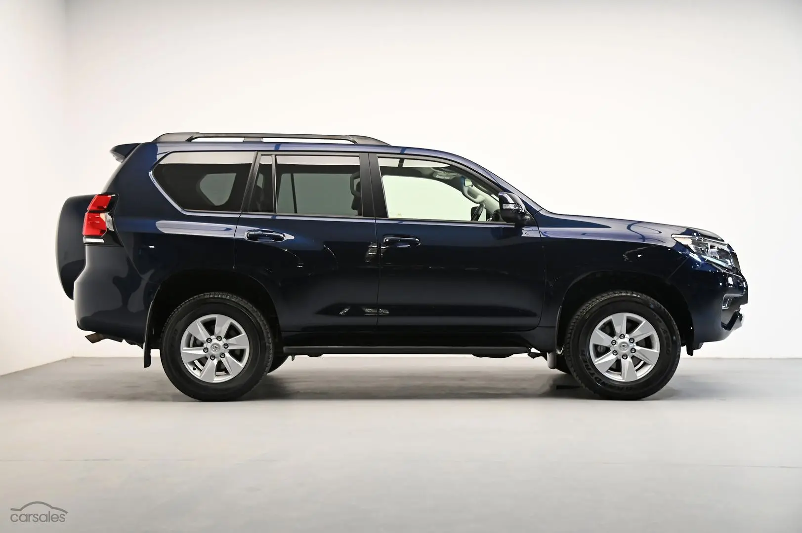 2022 Toyota Landcruiser Prado Image 3