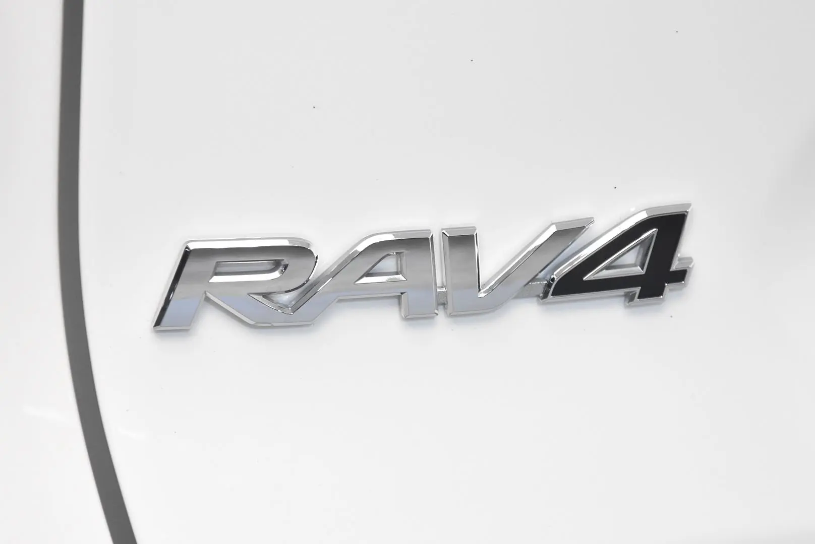 2025 Toyota RAV4 Gallery Image 7