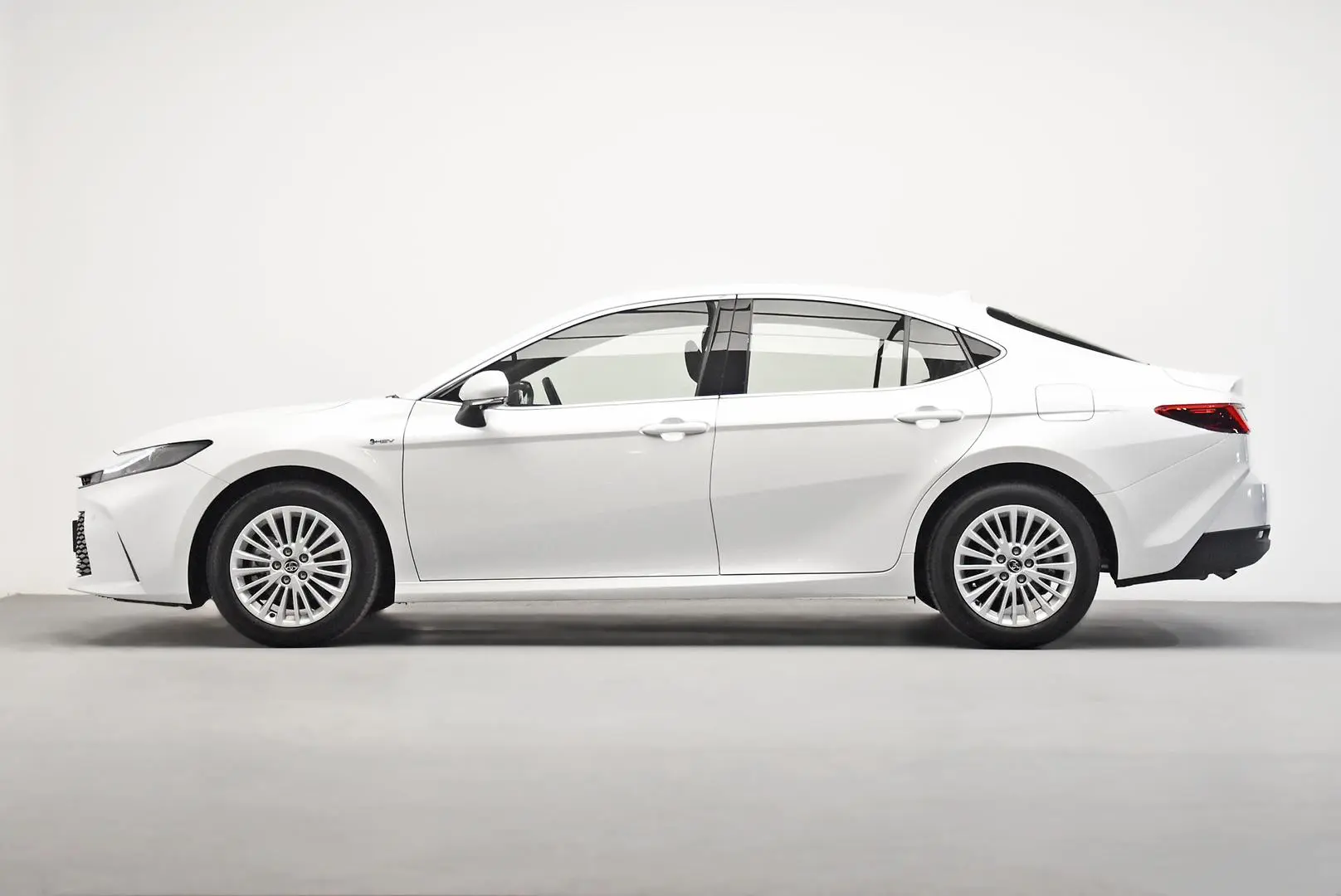 2024 Toyota Camry Gallery Image 4