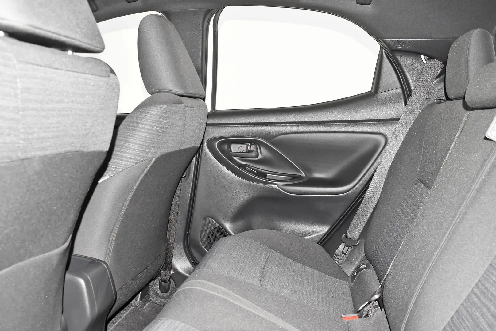 2022 Toyota Yaris Gallery Image 18