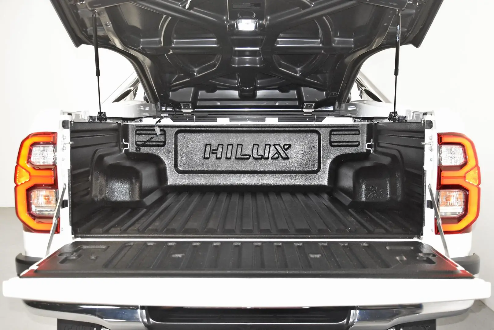 2020 Toyota Hilux Gallery Image 21