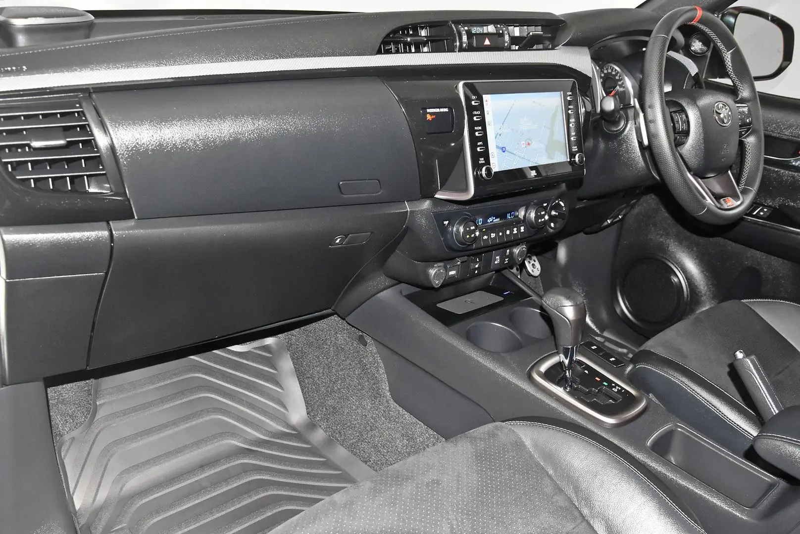 2025 Toyota Hilux Gallery Image 17