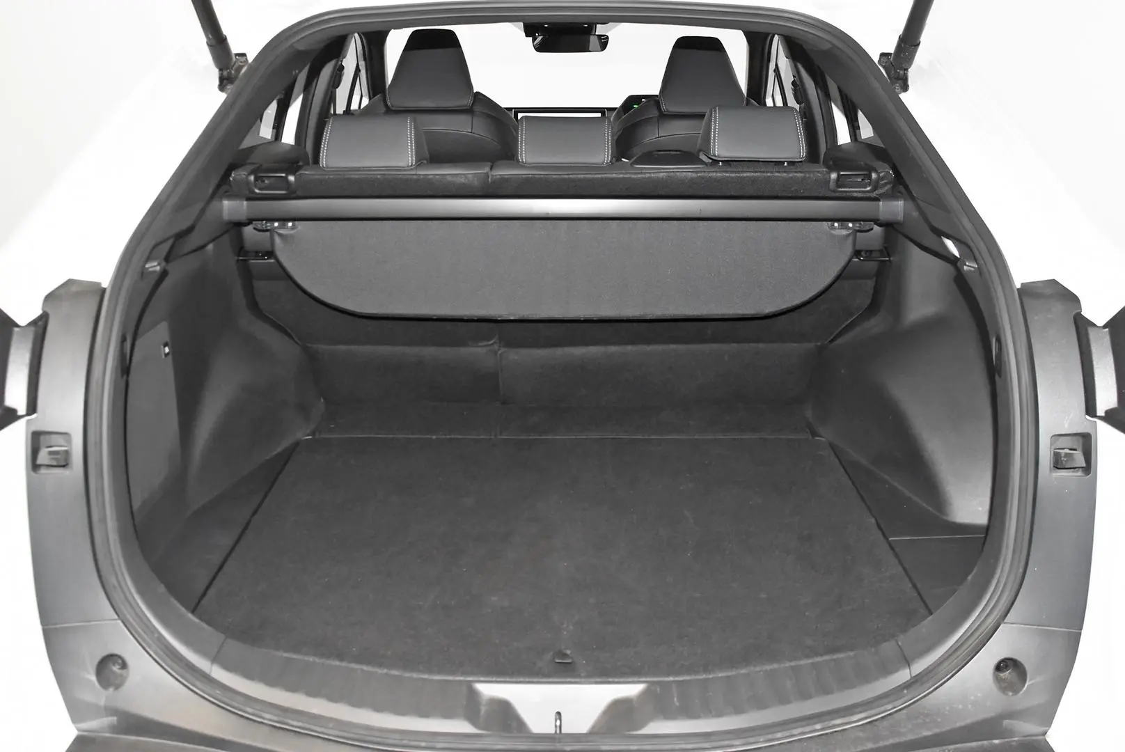 2024 Toyota bZ4X Gallery Image 21