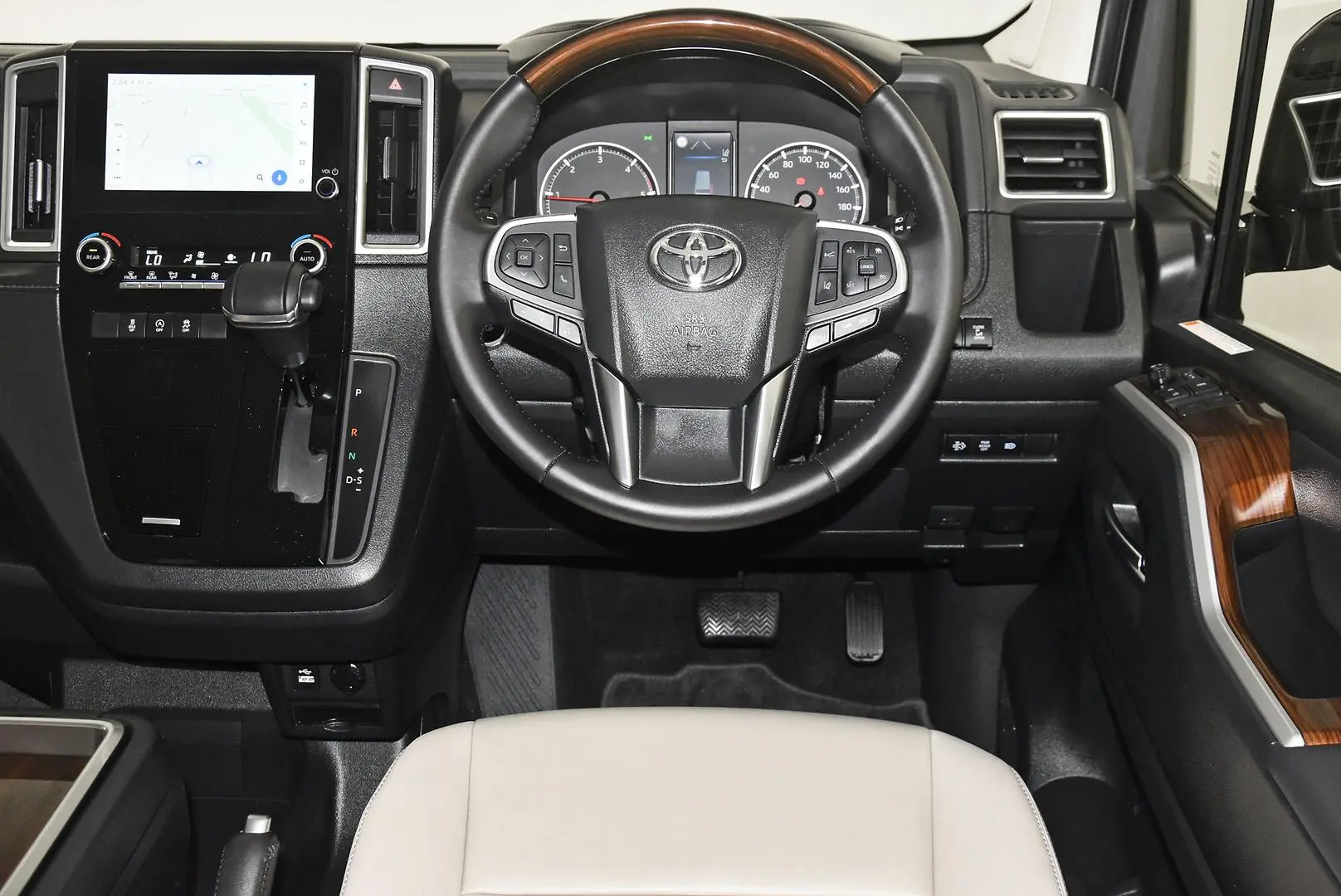 2025 Toyota Granvia Gallery Image 15