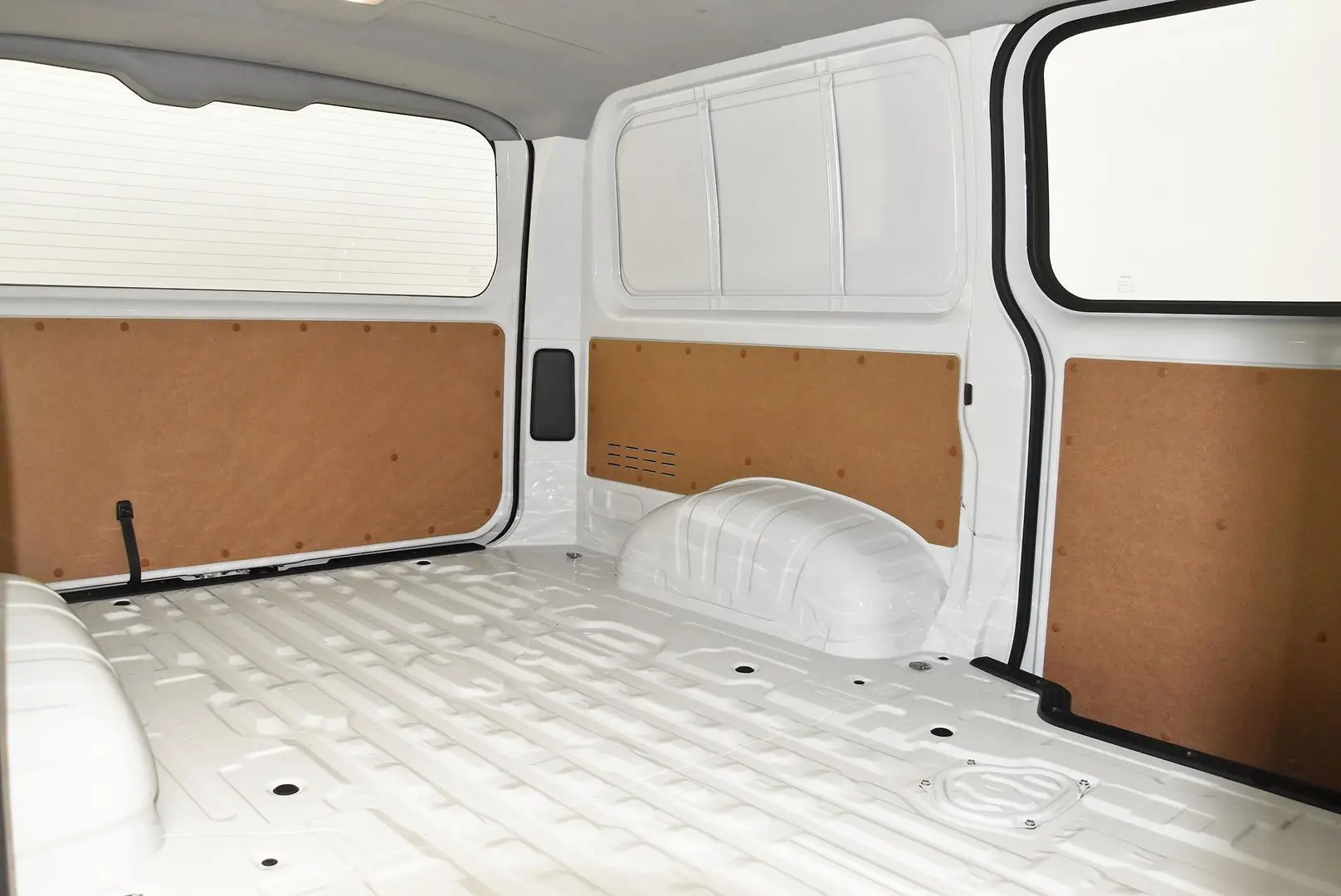 2025 Toyota Hiace Gallery Image 20