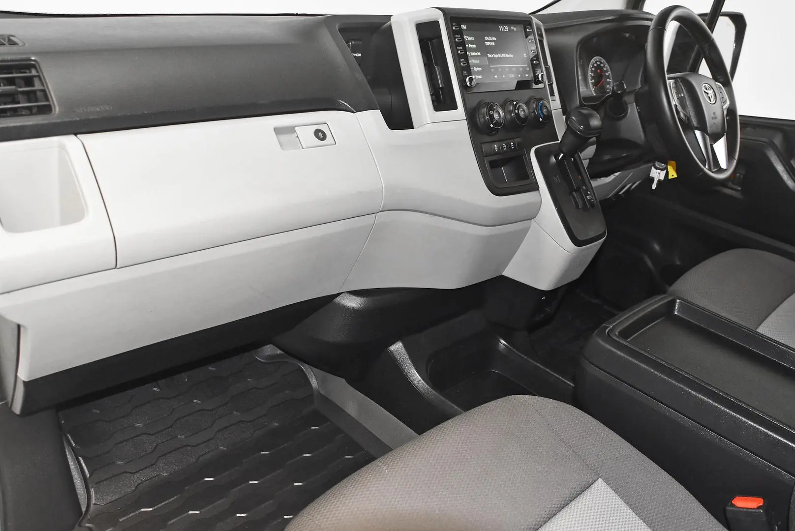 2021 Toyota Hiace Gallery Image 15