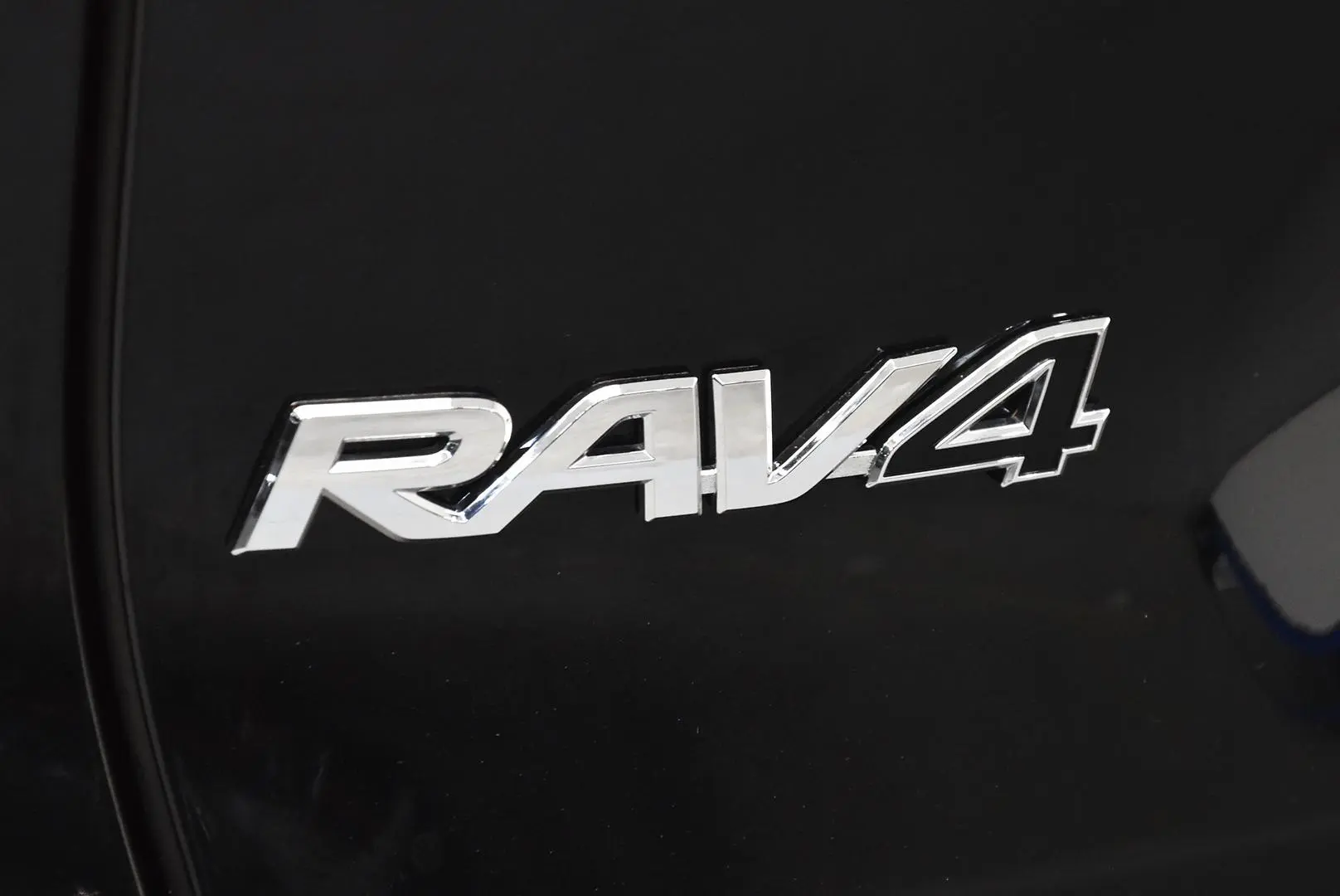 2025 Toyota RAV4 Gallery Image 7