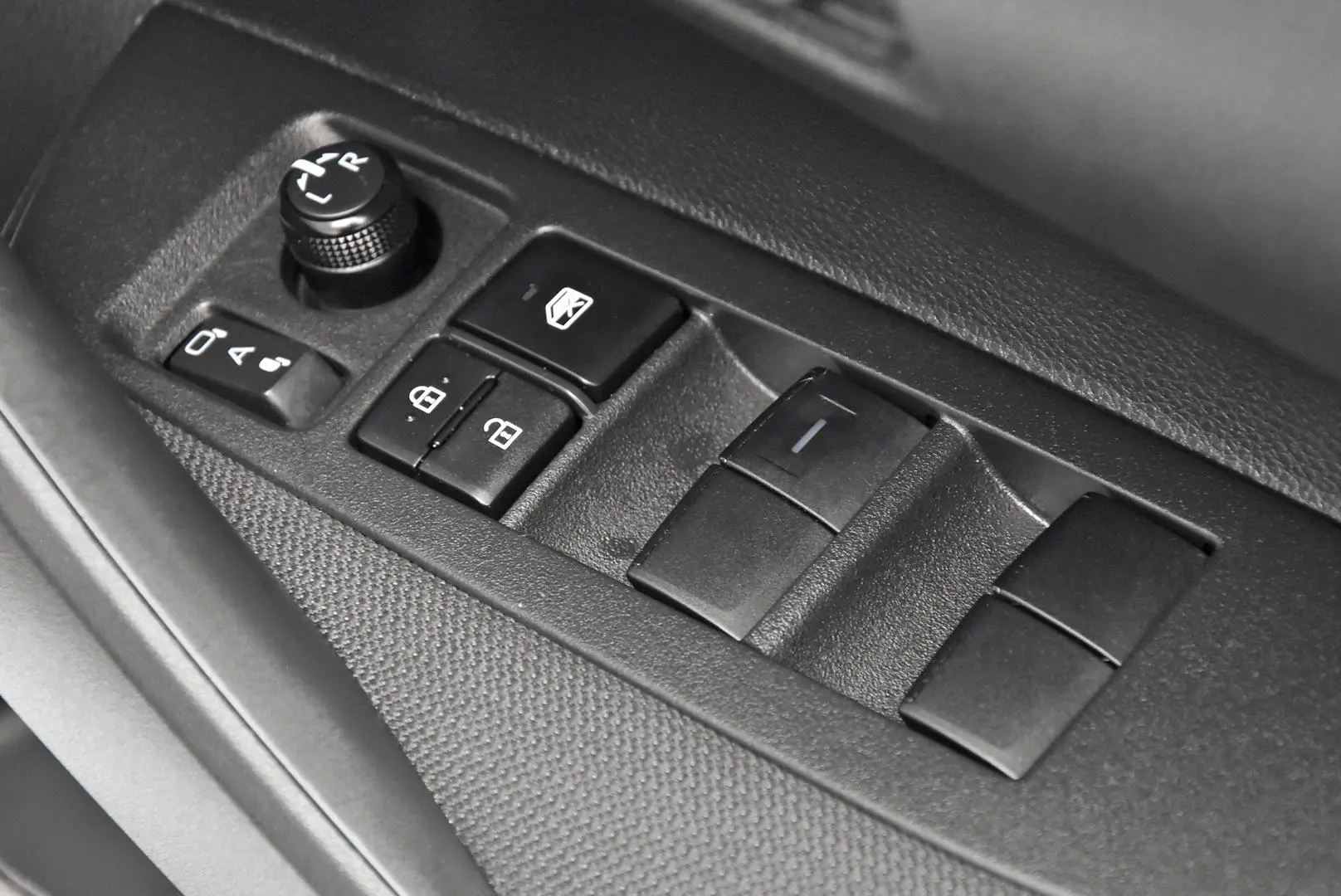 2025 Toyota Corolla Gallery Image 10