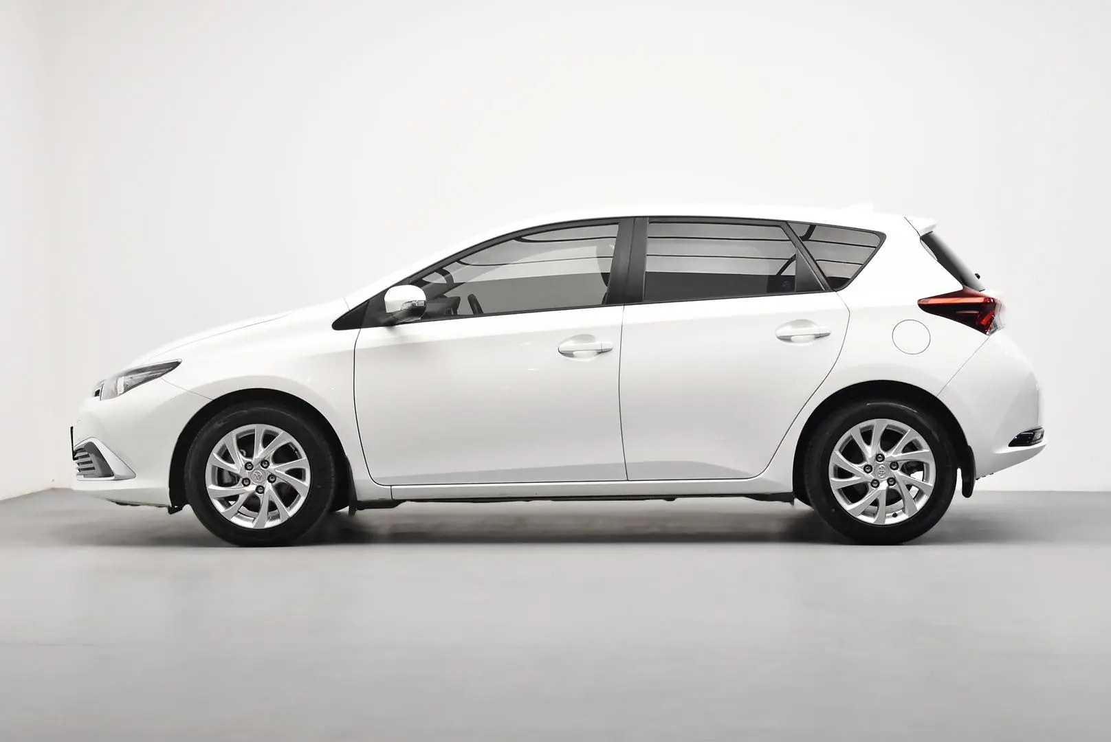 2015 Toyota Corolla Gallery Image 4