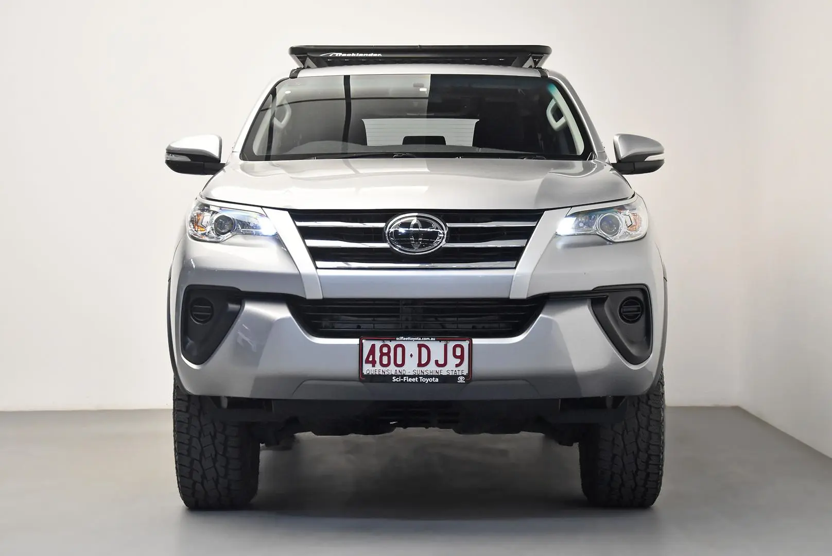 2016 Toyota Fortuner Gallery Image 2