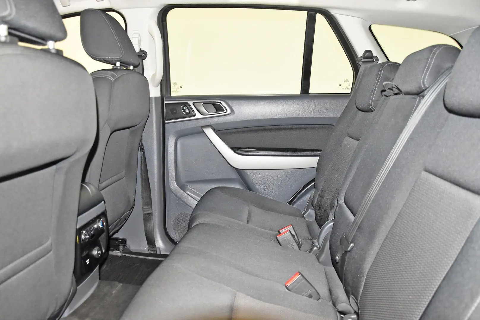 2018 Ford Everest Gallery Image 18