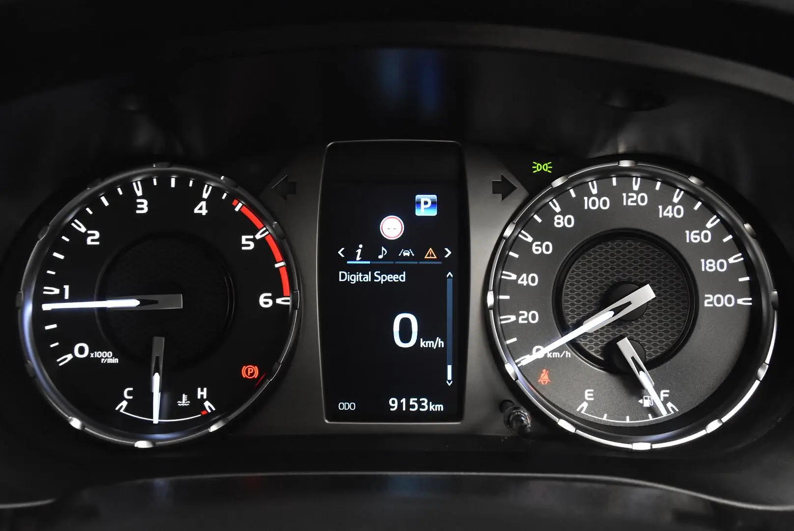 2025 Toyota Hilux Gallery Image 11