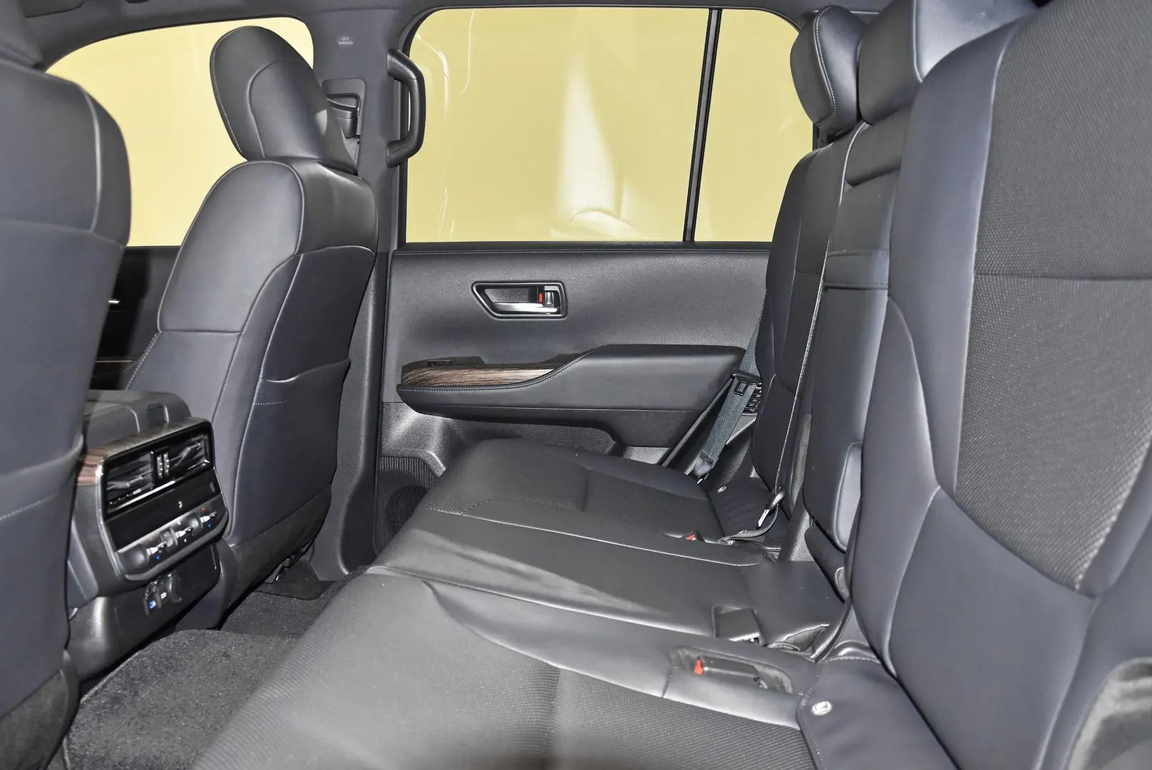 2022 Toyota Landcruiser Gallery Image 17