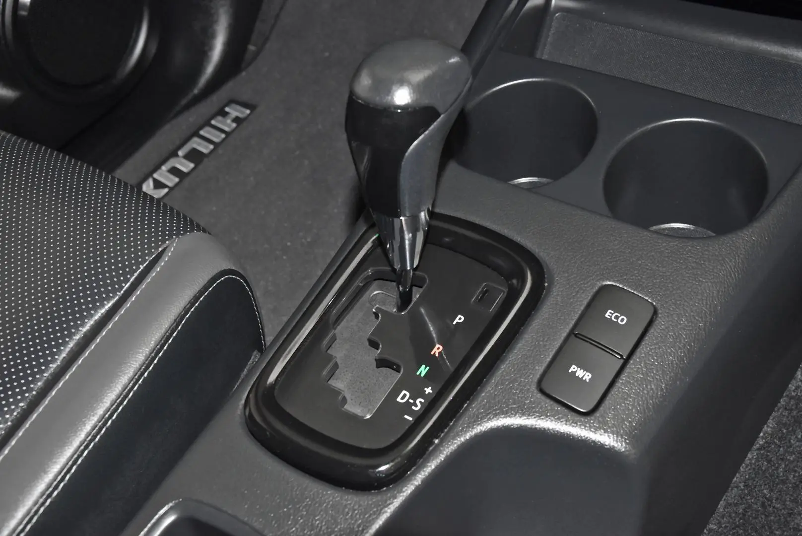 2023 Toyota Hilux Gallery Image 13