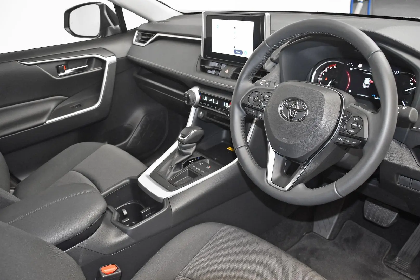2024 Toyota RAV4 Gallery Image 8