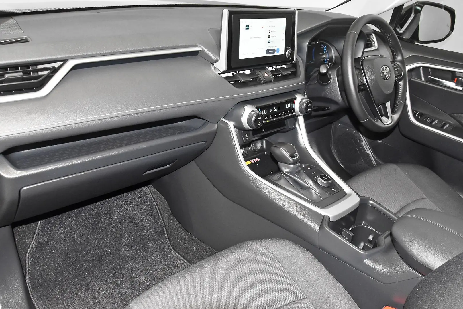 2025 Toyota RAV4 Gallery Image 17