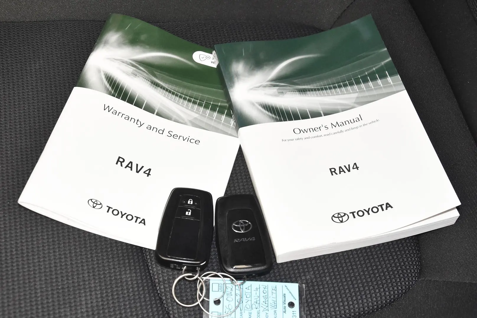 2024 Toyota RAV4 Gallery Image 17