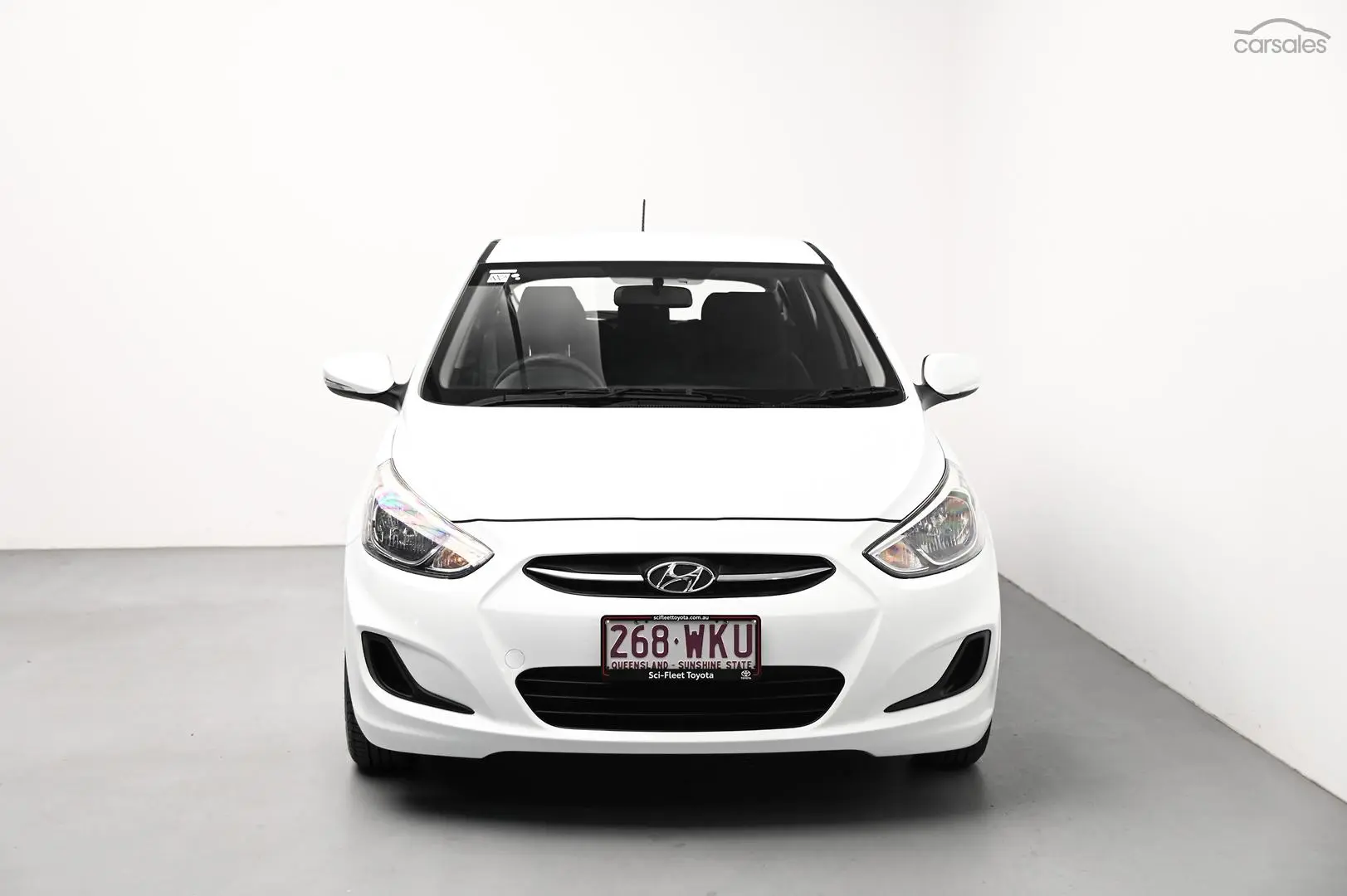 2016 Hyundai Accent Image 2