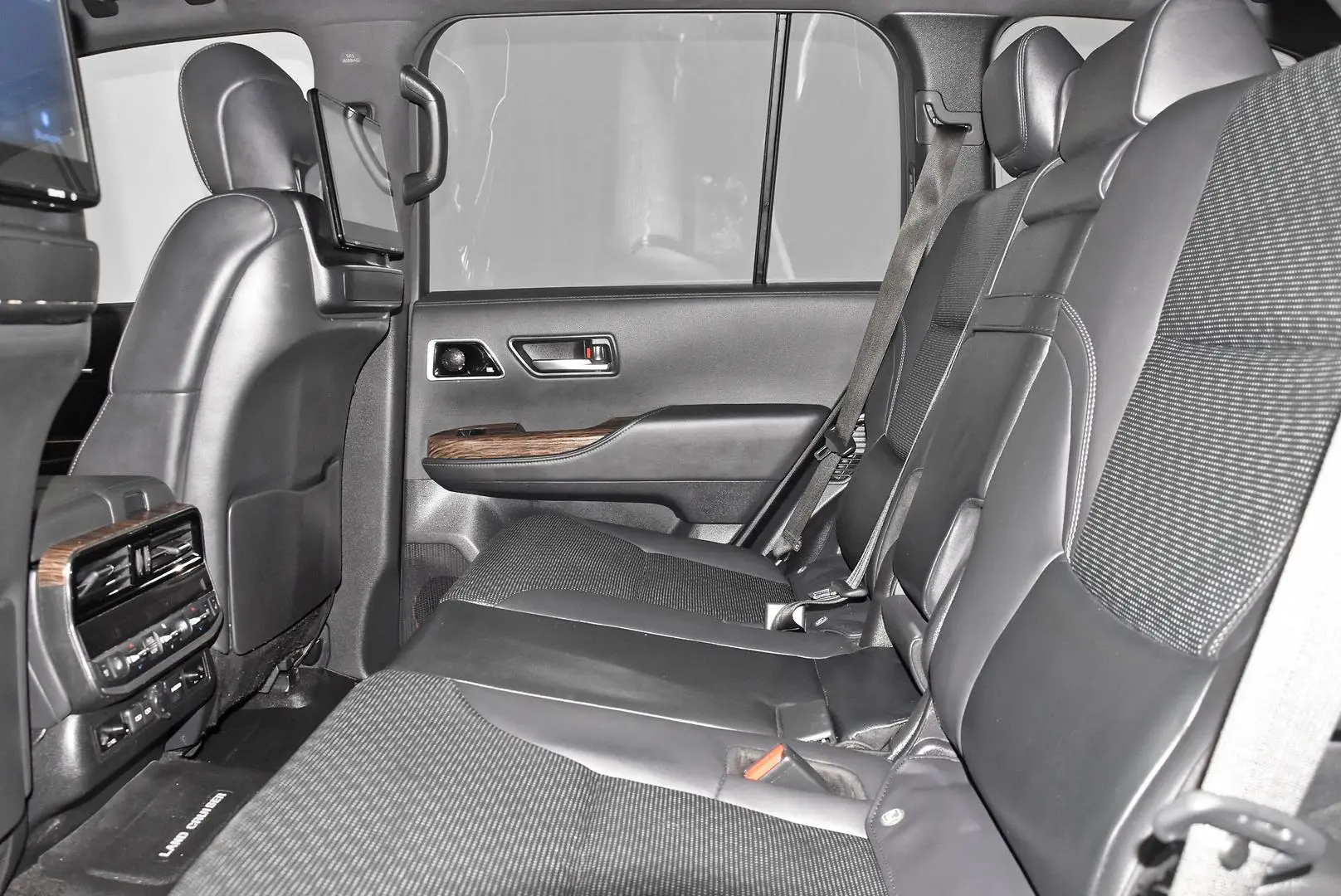 2023 Toyota Landcruiser Gallery Image 18