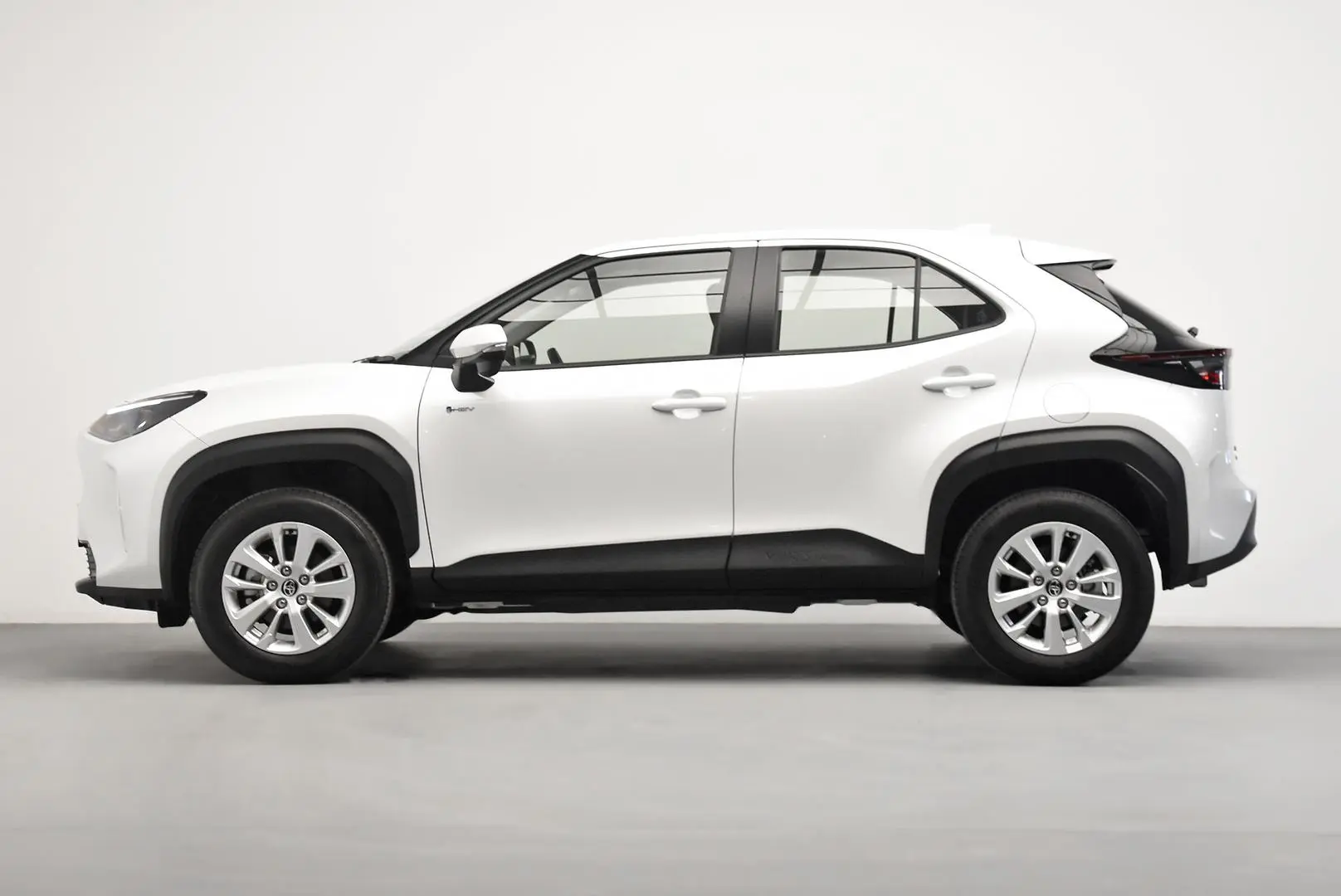 2024 Toyota Yaris Cross Gallery Image 4