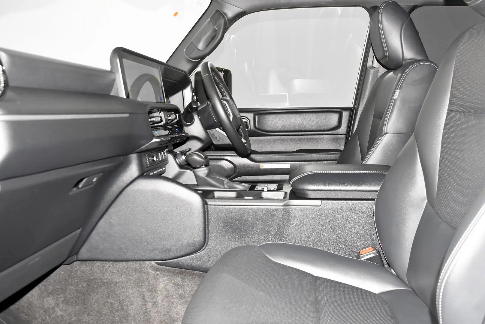 2025 Toyota Landcruiser Prado Gallery Image 19