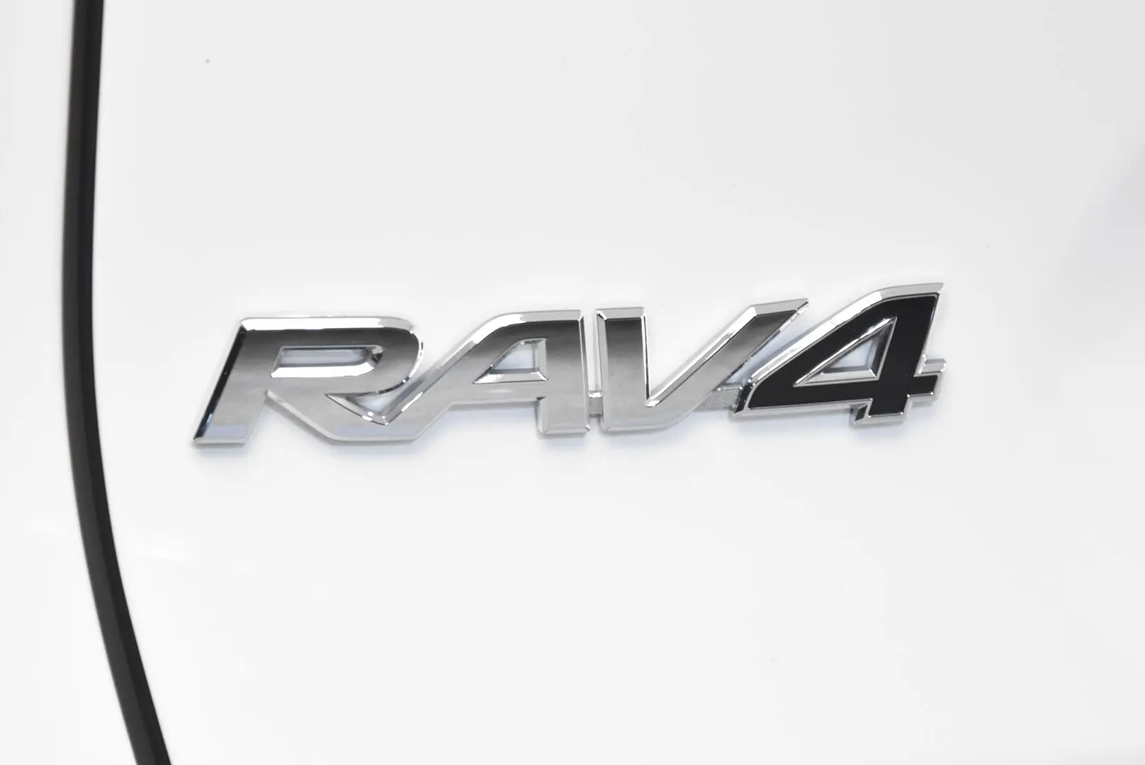 2025 Toyota RAV4 Gallery Image 7