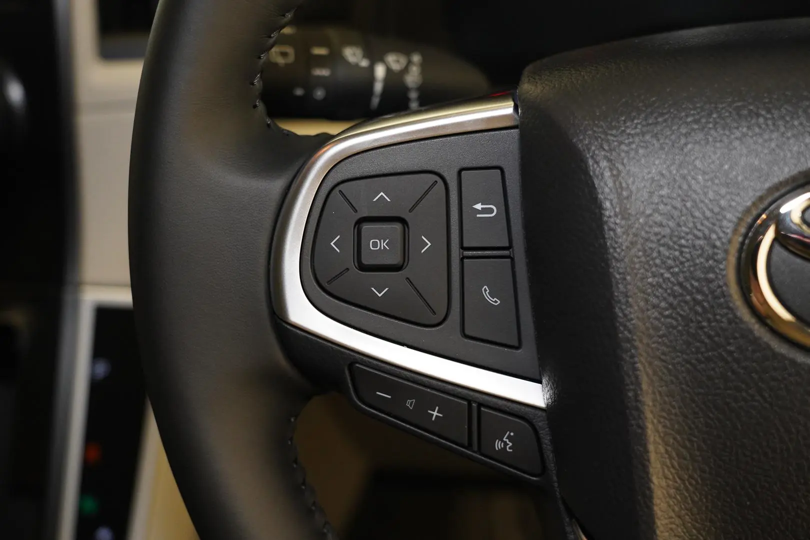 2025 Toyota Hiace Gallery Image 18