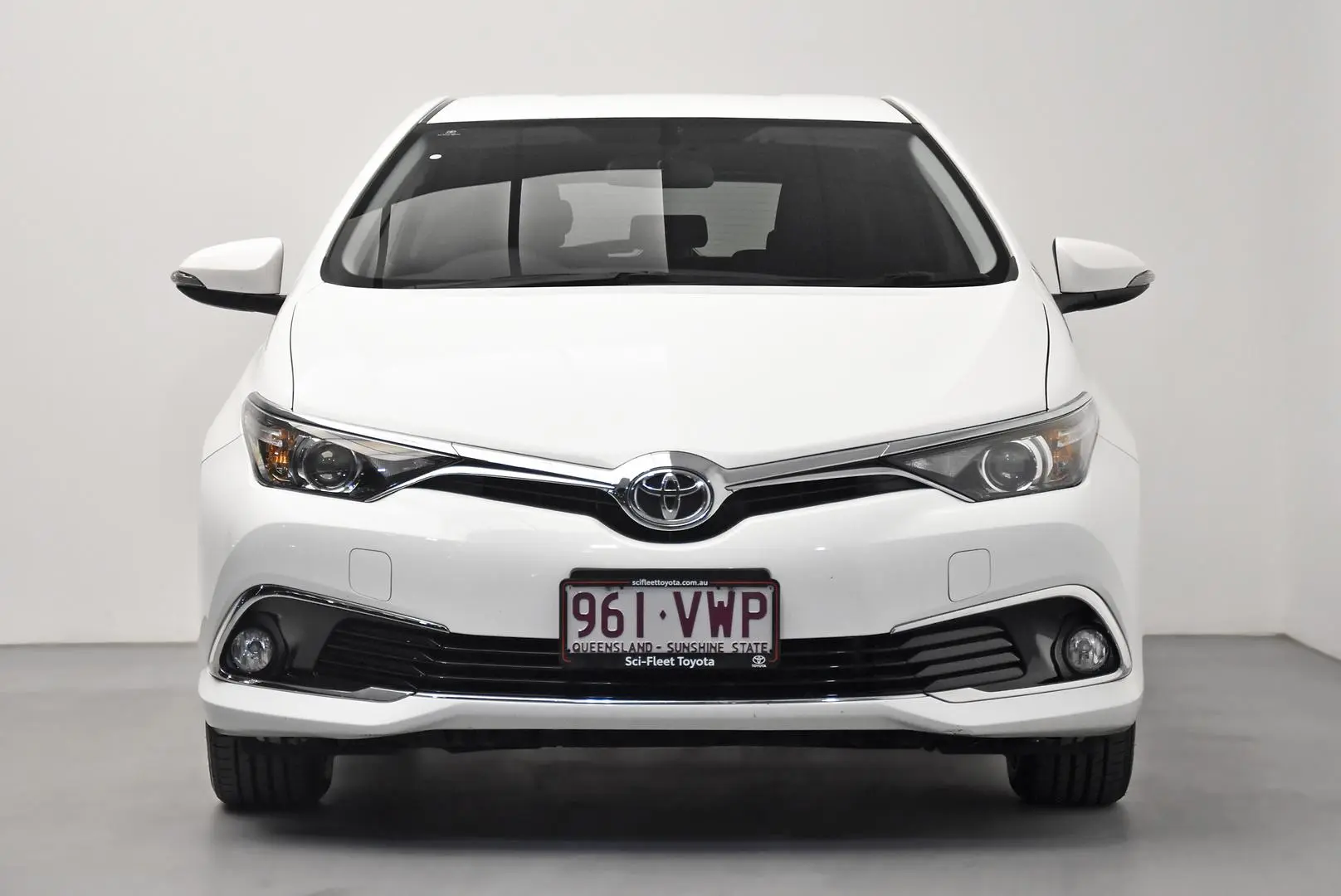 2015 Toyota Corolla Gallery Image 2
