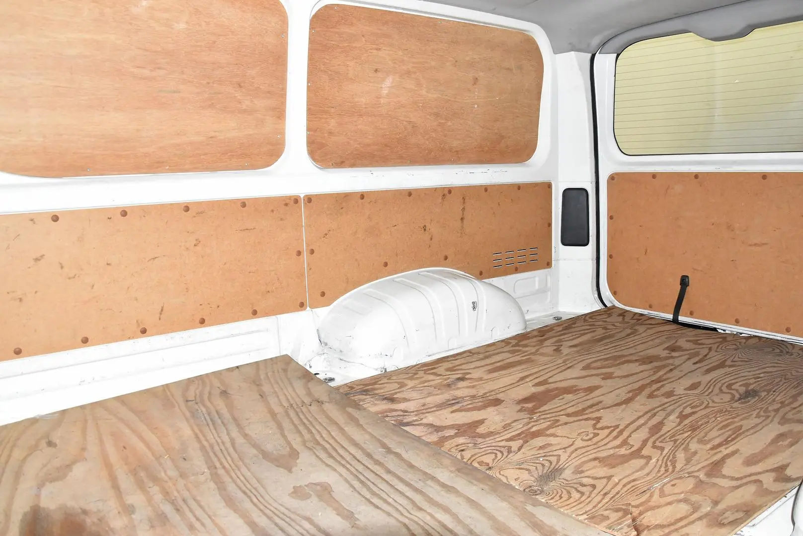 2021 Toyota Hiace Gallery Image 17