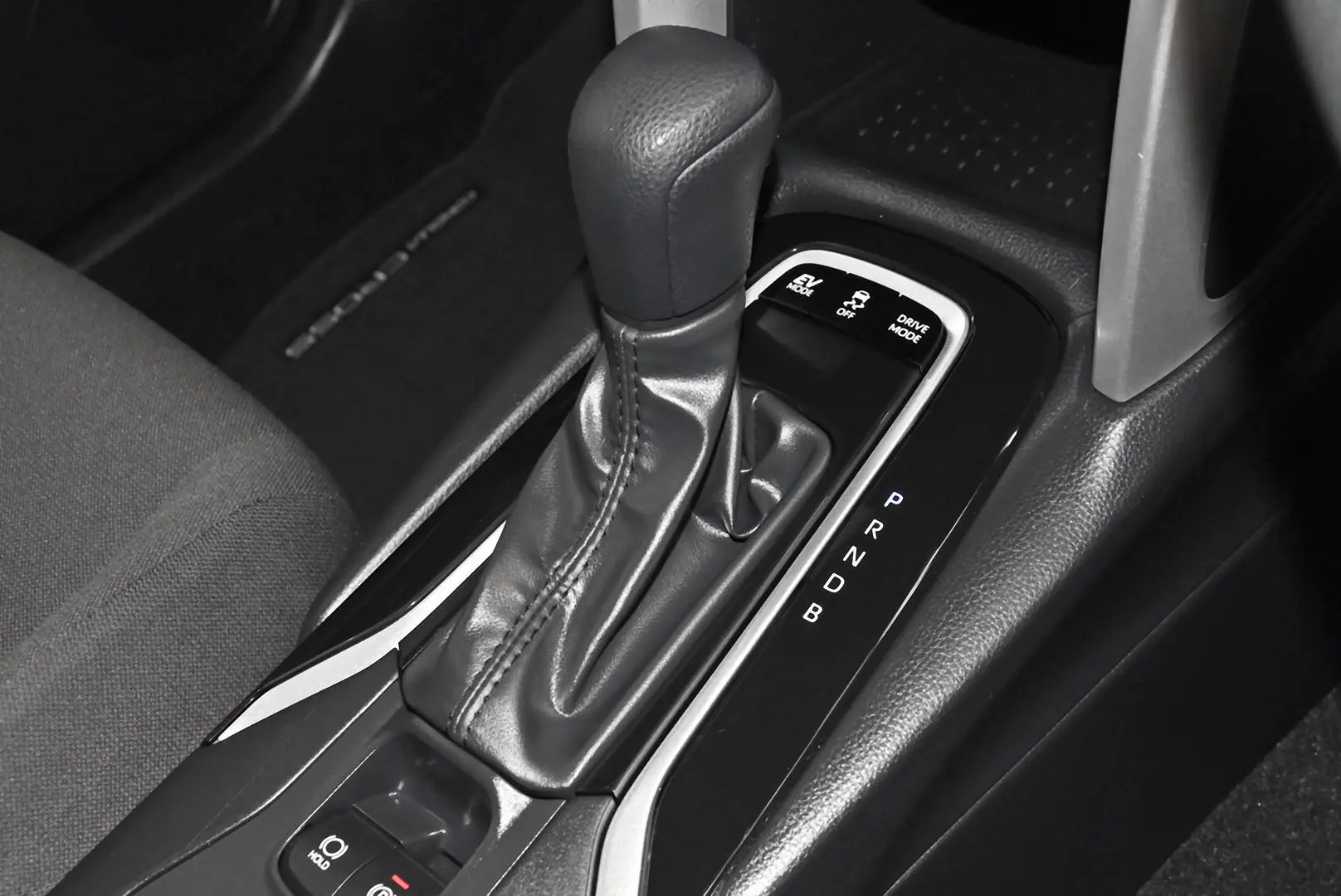 2025 Toyota Corolla Cross Gallery Image 14