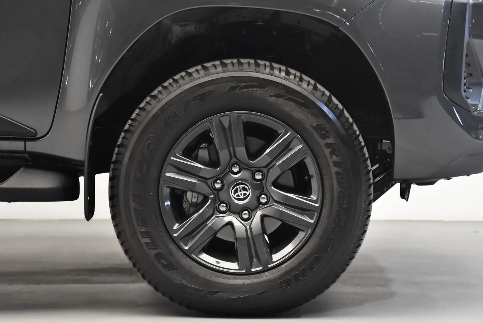 2025 Toyota Hilux Gallery Image 22