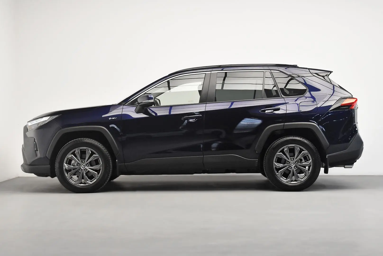 2025 Toyota RAV4 Gallery Image 4