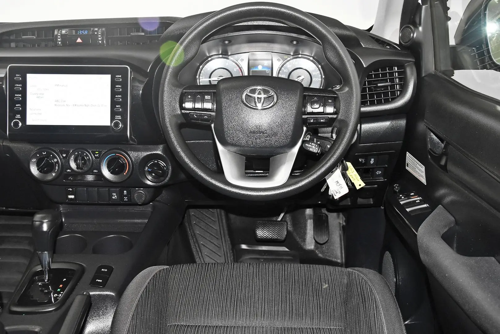 2022 Toyota Hilux Gallery Image 14