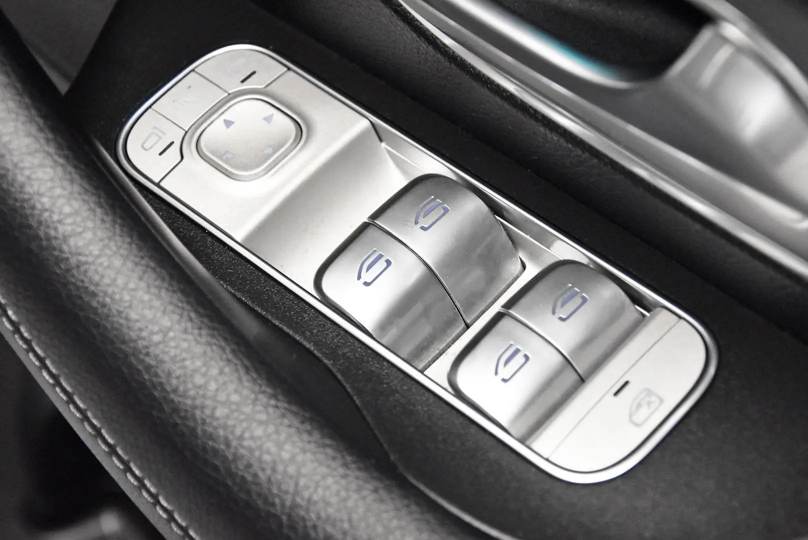 2023 Mercedes-Benz GLS-Class Gallery Image 9