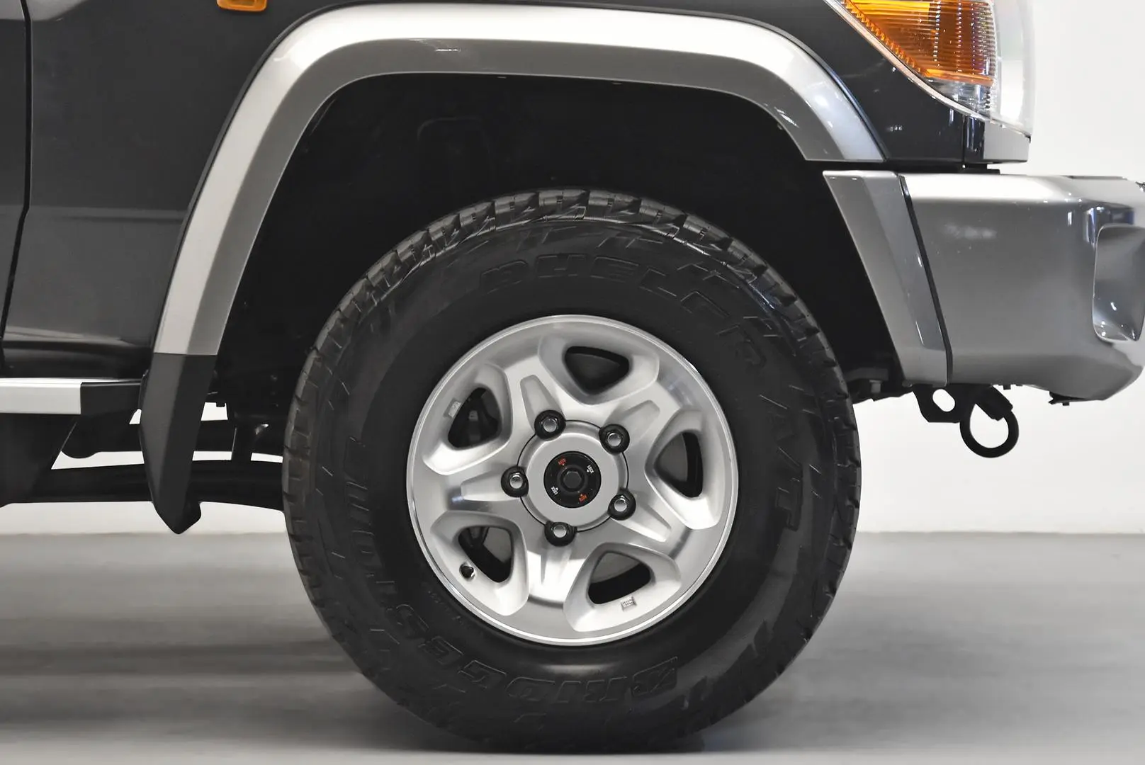 2016 Toyota Landcruiser Gallery Image 21