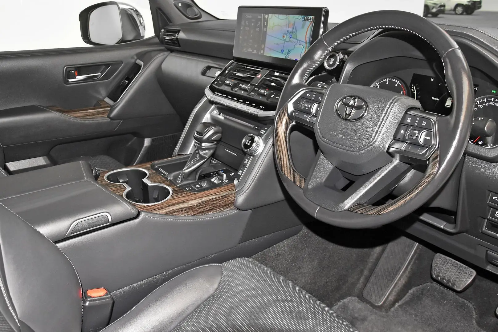 2022 Toyota Landcruiser Gallery Image 8