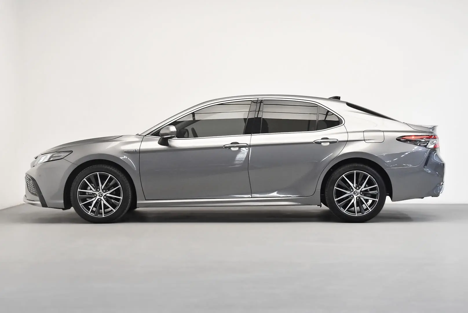 2024 Toyota Camry Gallery Image 4