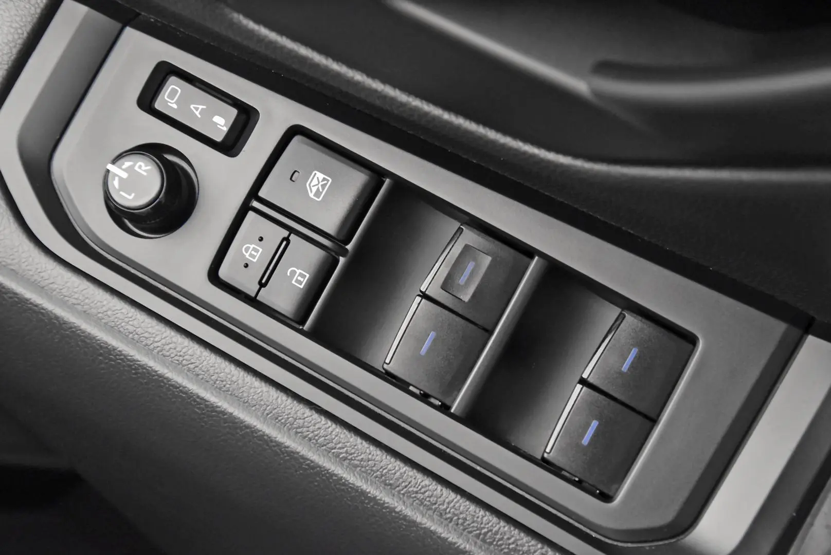 2024 Toyota Landcruiser Gallery Image 8