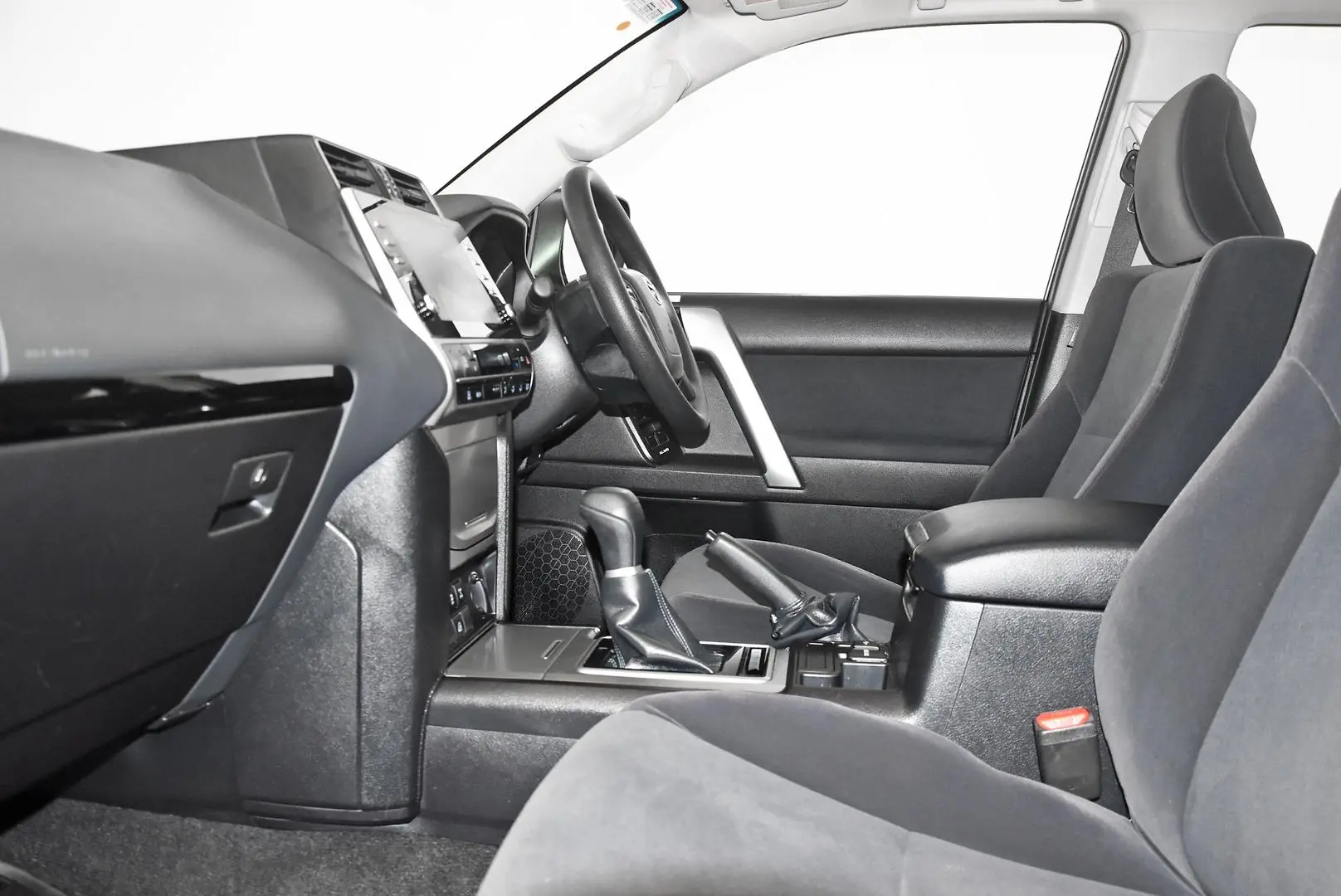 2023 Toyota Landcruiser Prado Gallery Image 16
