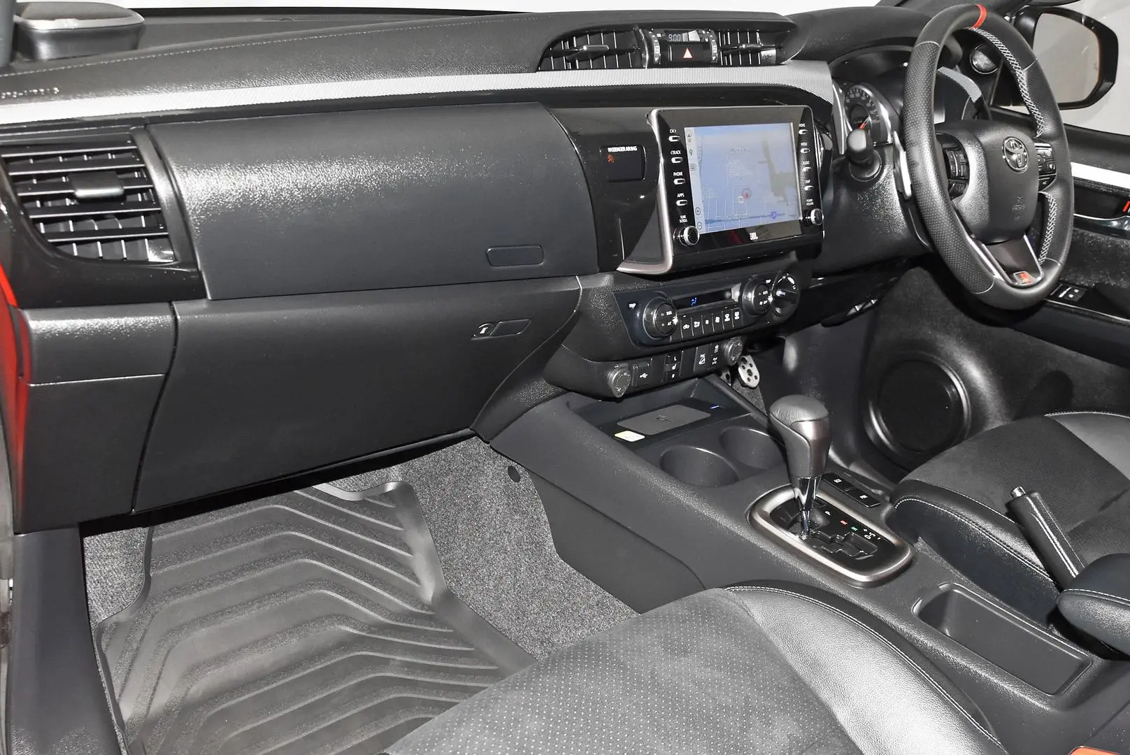 2024 Toyota Hilux Gallery Image 15