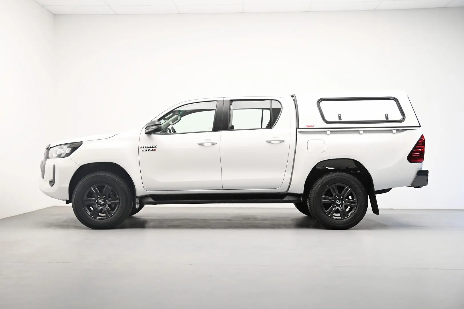 2023 Toyota Hilux Gallery Image 3