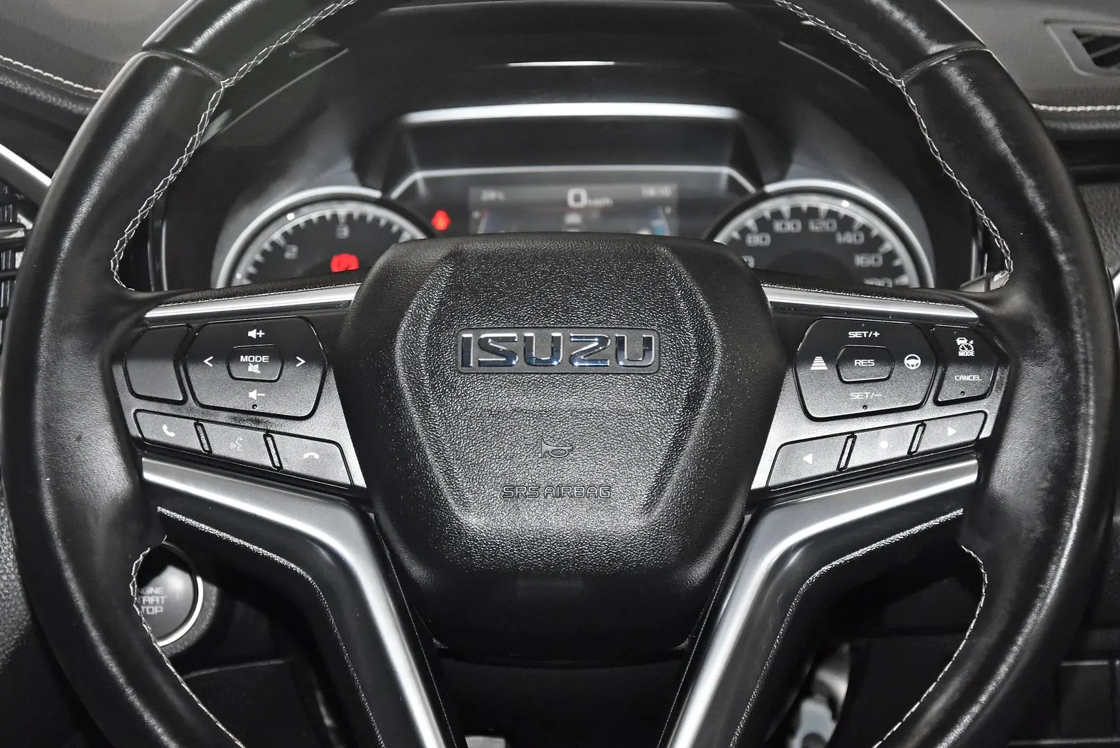 2021 Isuzu D-MAX Gallery Image 15