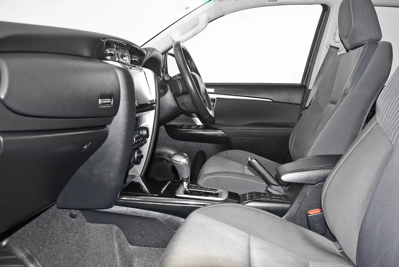 2023 Toyota Fortuner Gallery Image 16