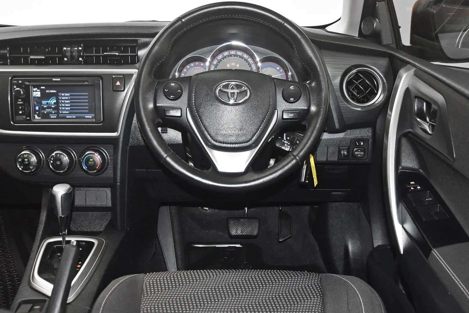 2013 Toyota Corolla Gallery Image 14