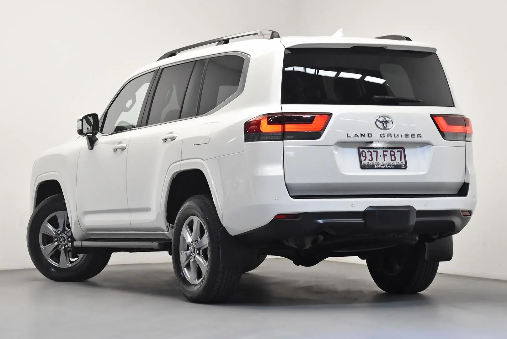 2022 Toyota Landcruiser Gallery Image 5